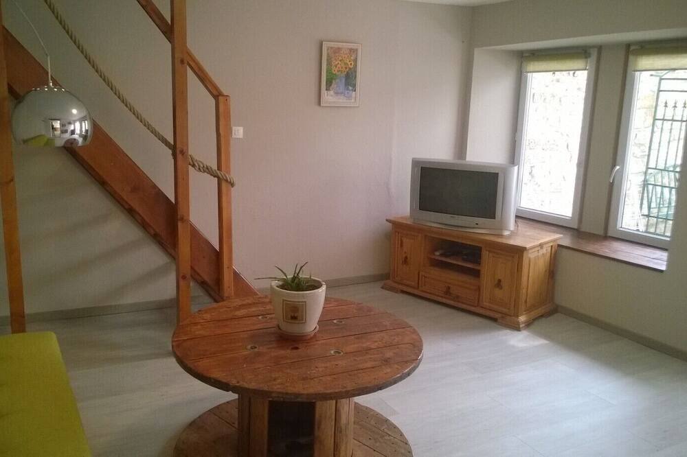 Photo of Livingroom in Perrancey-les-Vieux-Moulins