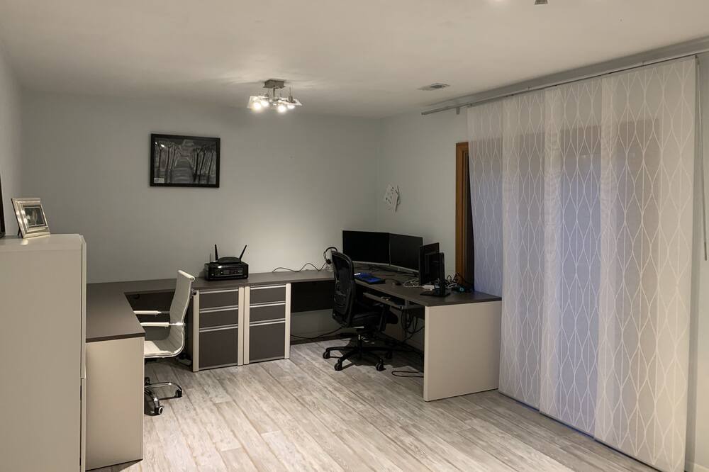 Photo of Livingroom in Shiloh