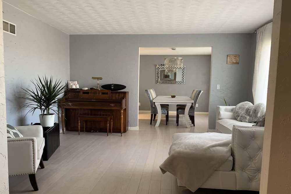 Photo of Bedroom in Shiloh