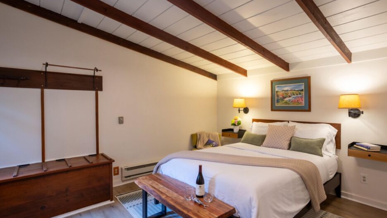 Photo of Bedroom in Anderson Valley