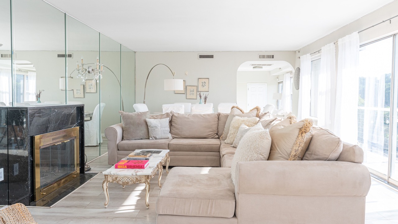 Photo of Livingroom in Weehawken