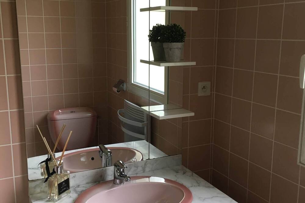 Photo of Bathroom in Hachan