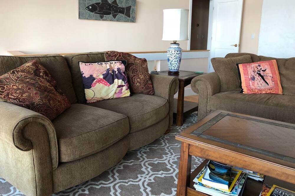 Photo of Livingroom in Ulster Park