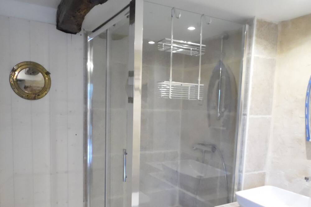 Photo of Bathroom in Vabre-Tizac