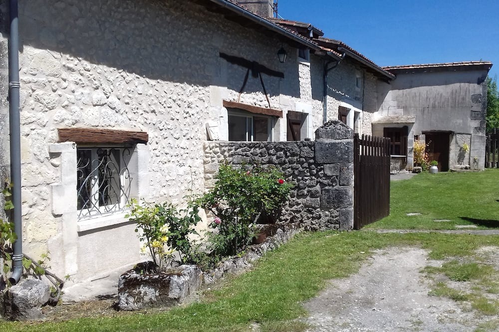 Photo of Outdoor in Montagrier