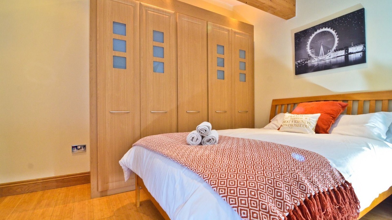 Photo of Others in Evelyn