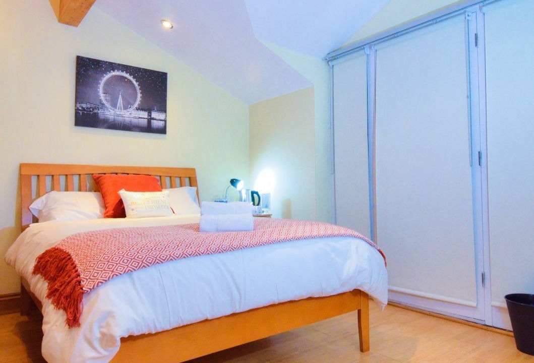 Photo of Others in Evelyn