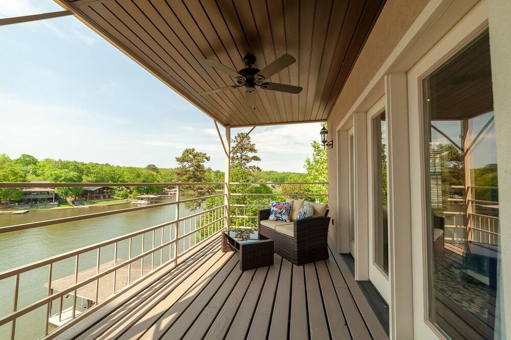 Photo of Patio Balcony in Piney