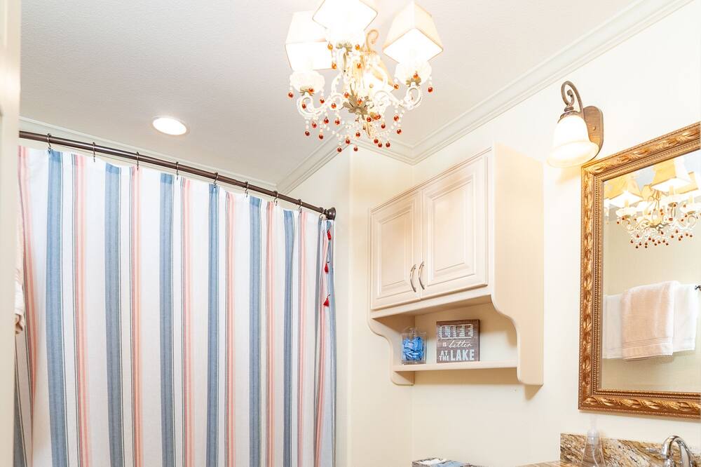 Photo of Bathroom in Piney
