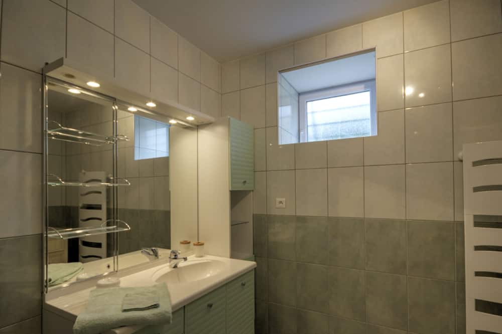Photo of Bathroom in Aboen