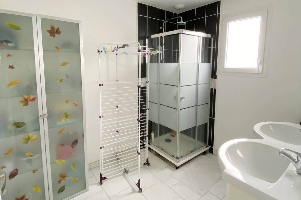 Photo of Bathroom in Saint-Molf