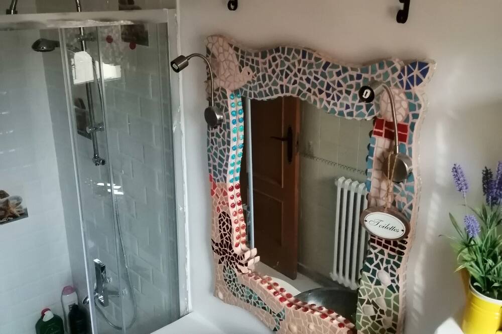 Photo of Bathroom in Abena