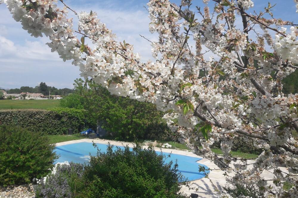 Photo of Outdoor in Laval-Pradel