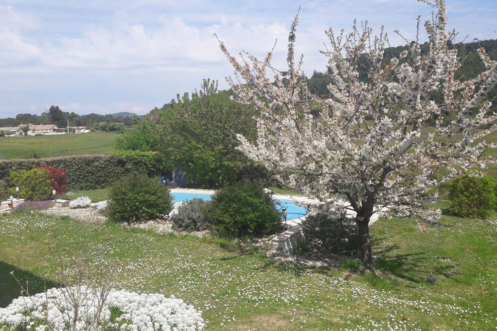 Photo of Outdoor in Laval-Pradel