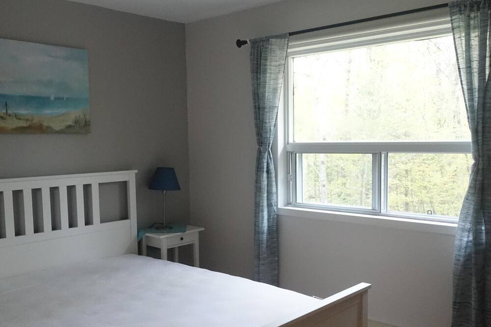 Photo of Bedroom in Wymbolwood Beach