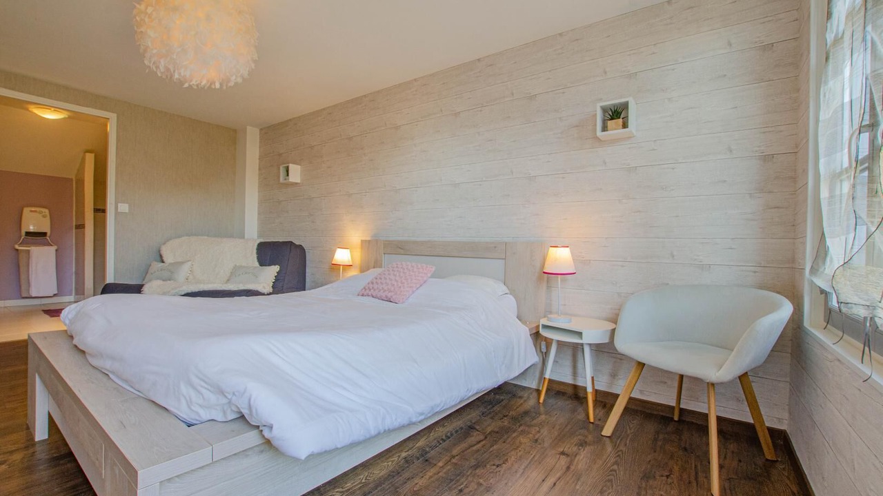 Photo of Bedroom in Clerey