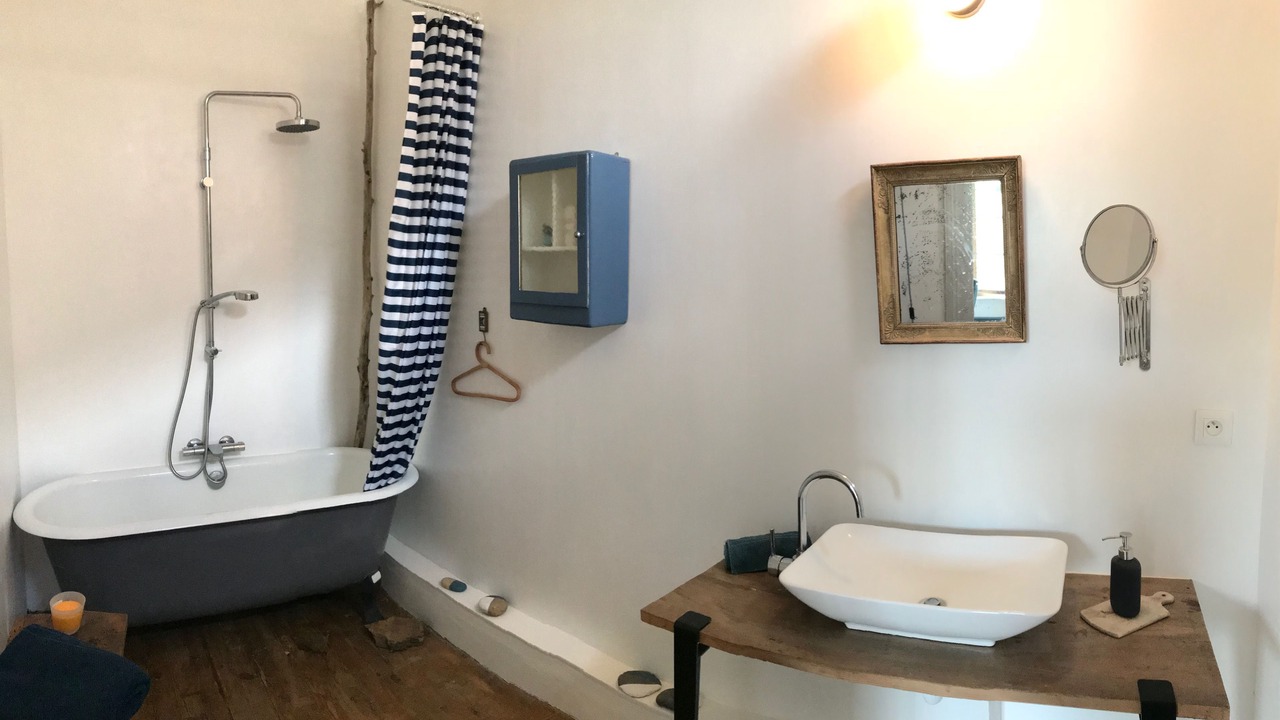Photo of Bathroom in Lavoute-Chilhac