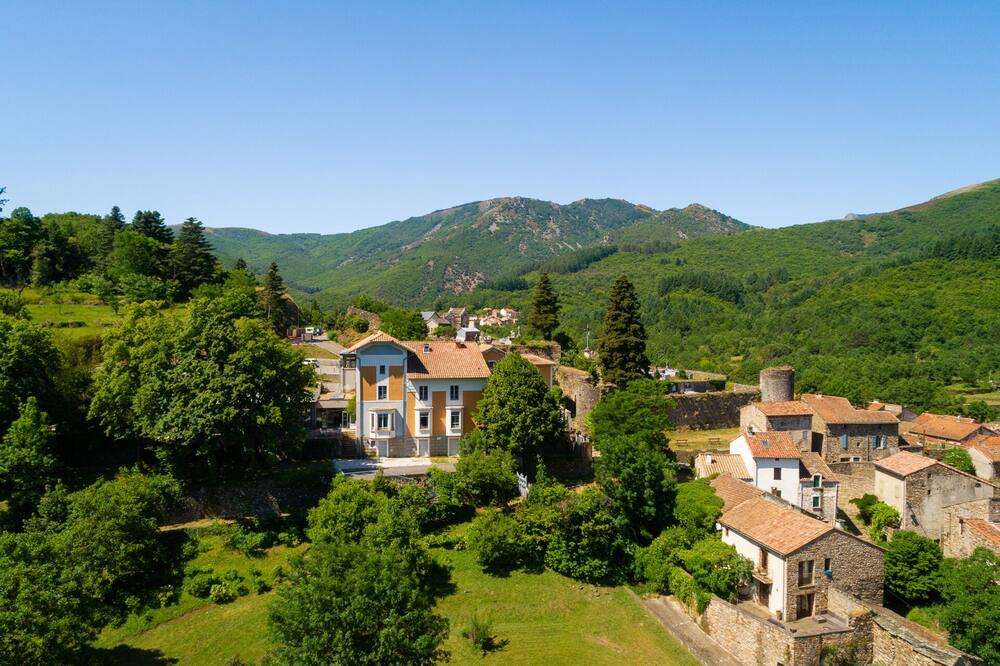 Photo of Outdoor in St Gervais sur Mare