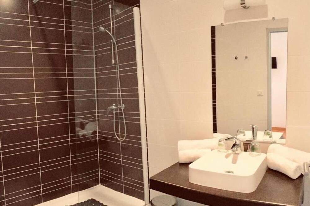 Photo of Bathroom in St Gervais sur Mare
