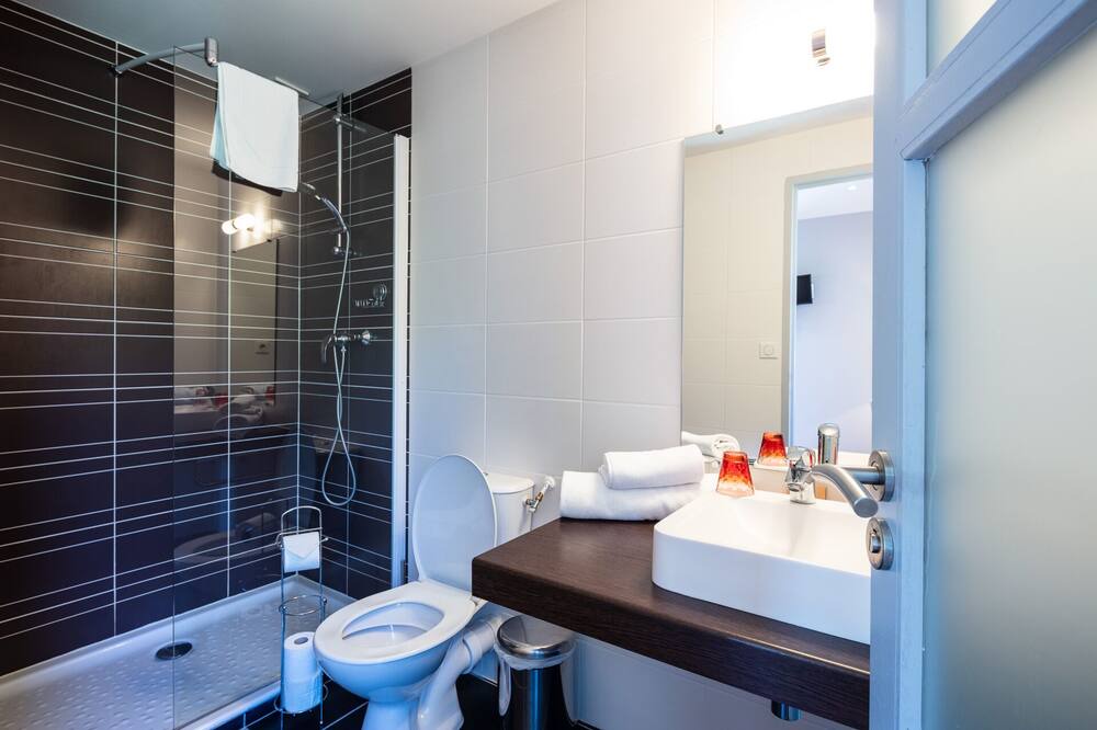 Photo of Bathroom in St Gervais sur Mare