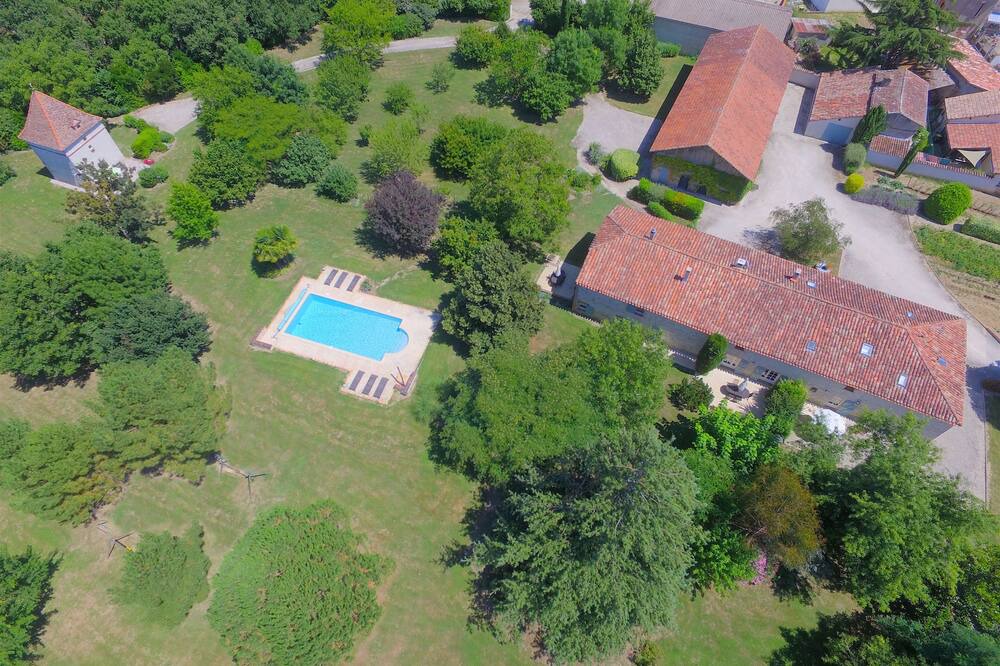 Photo of Outdoor in Saint-Loup