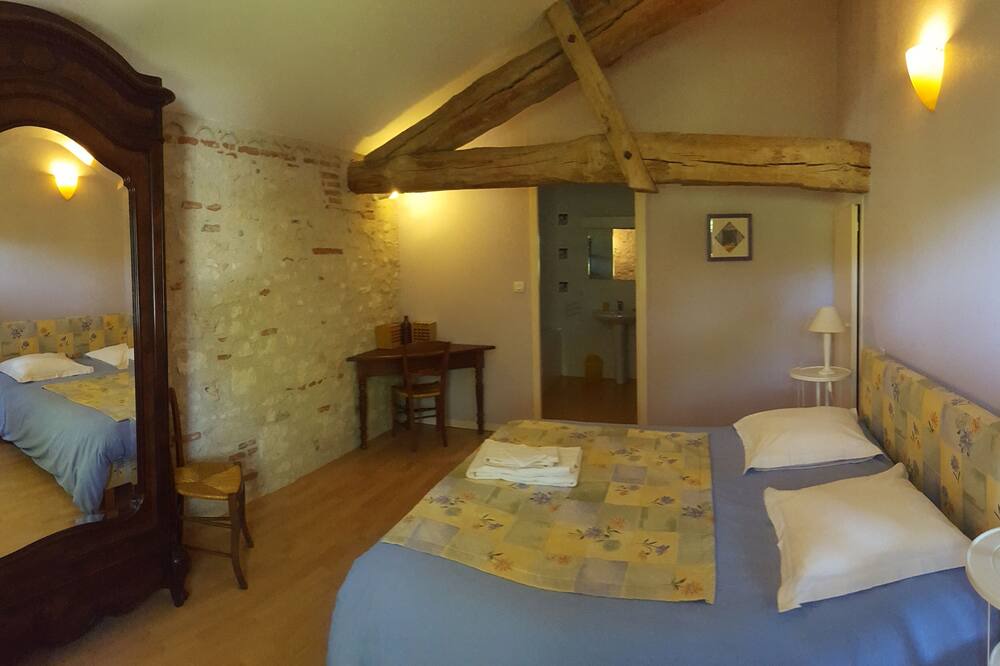 Photo of Bedroom in Saint-Loup