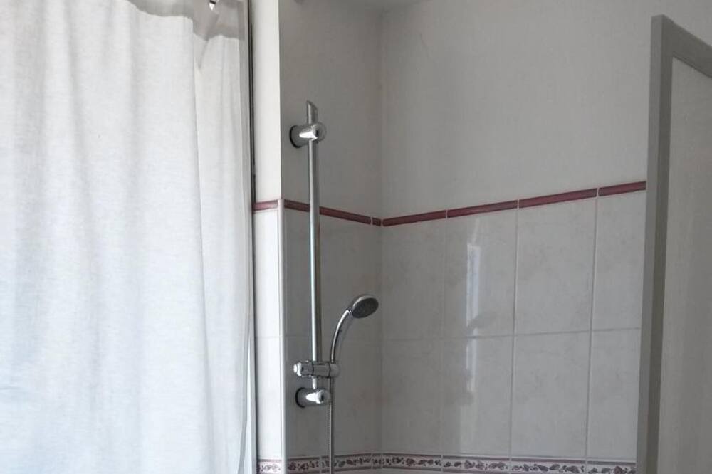 Photo of Bathroom in Montcalm