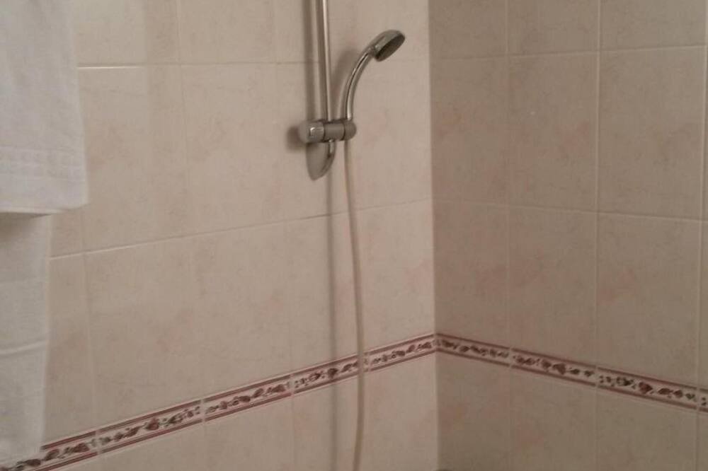 Photo of Bathroom in Montcalm
