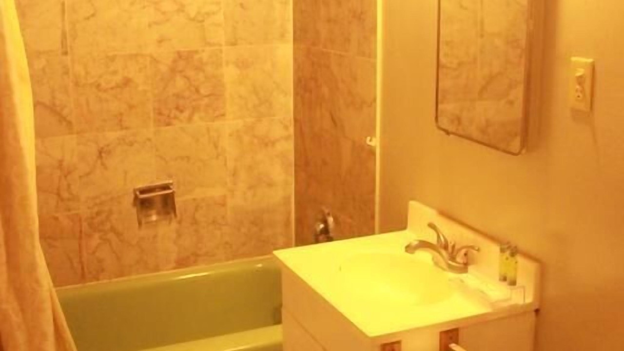 Photo of Bathroom in Yreka