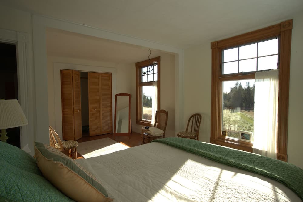 Photo of Bedroom in Roque Bluffs