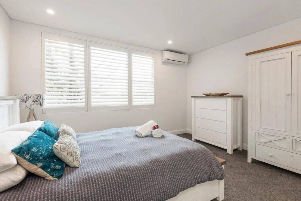 Photo of Others in Whale Beach