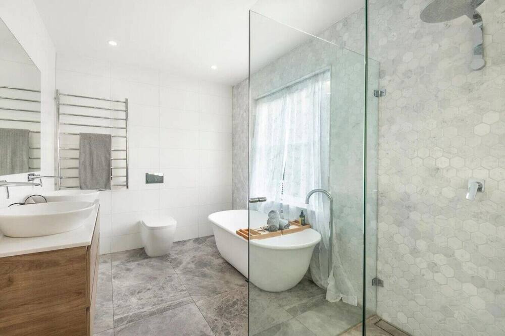 Photo of Others in Whale Beach