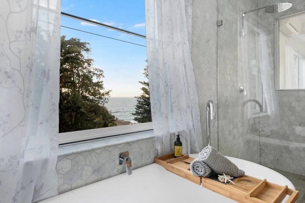 Photo of Others in Whale Beach