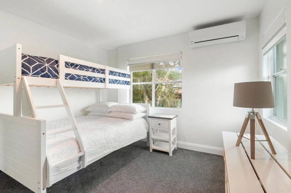 Photo of Others in Whale Beach