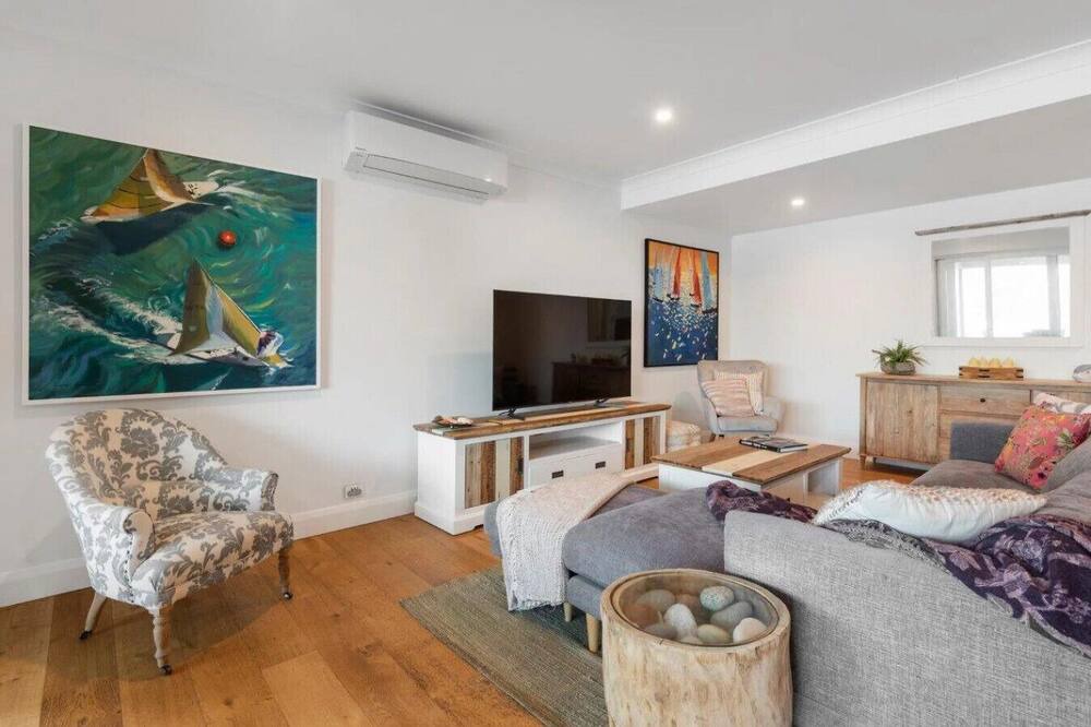 Photo of Others in Whale Beach