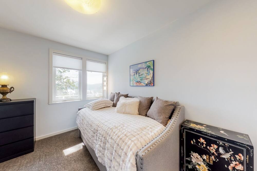 Photo of Others in Eastsound