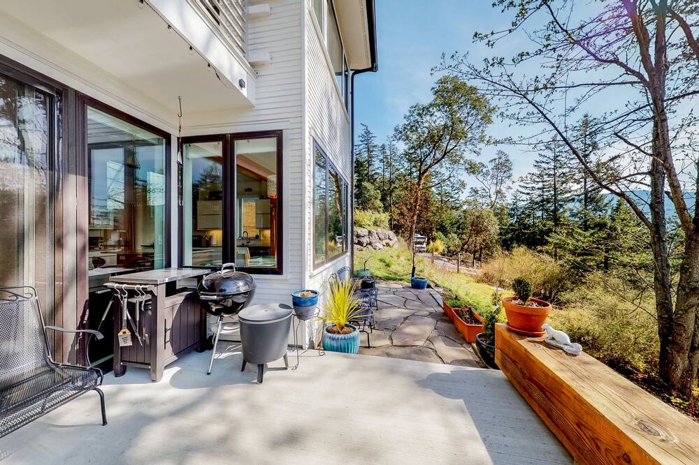 Photo of Others in Eastsound