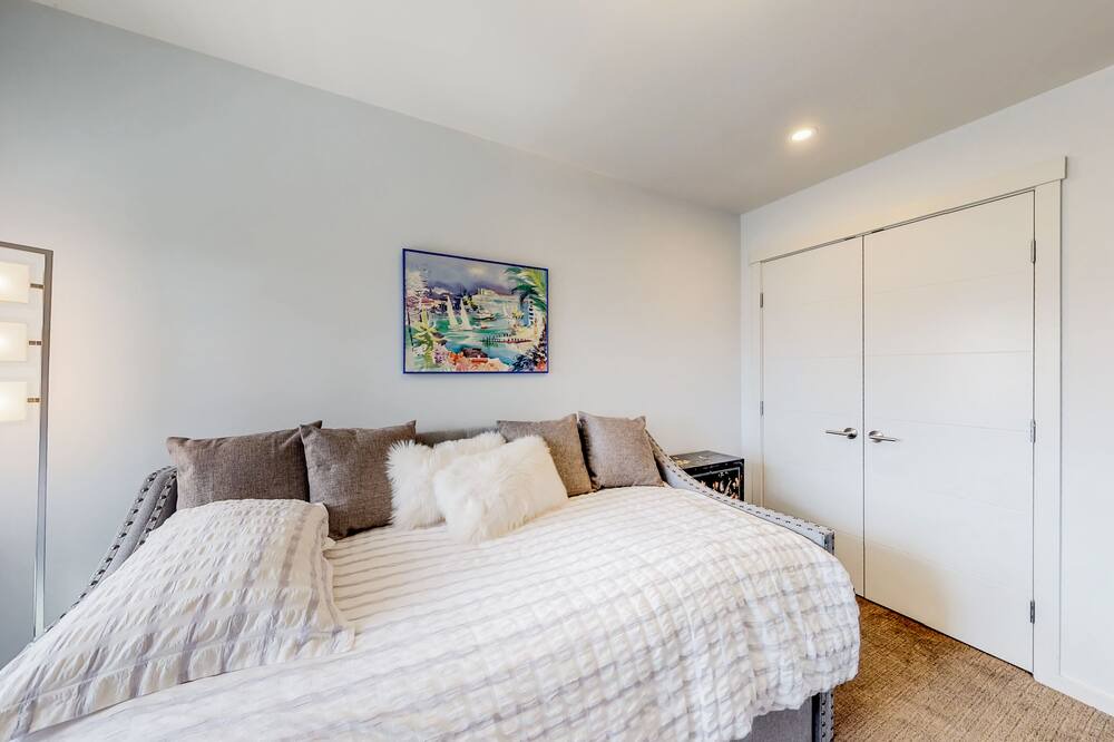 Photo of Others in Eastsound