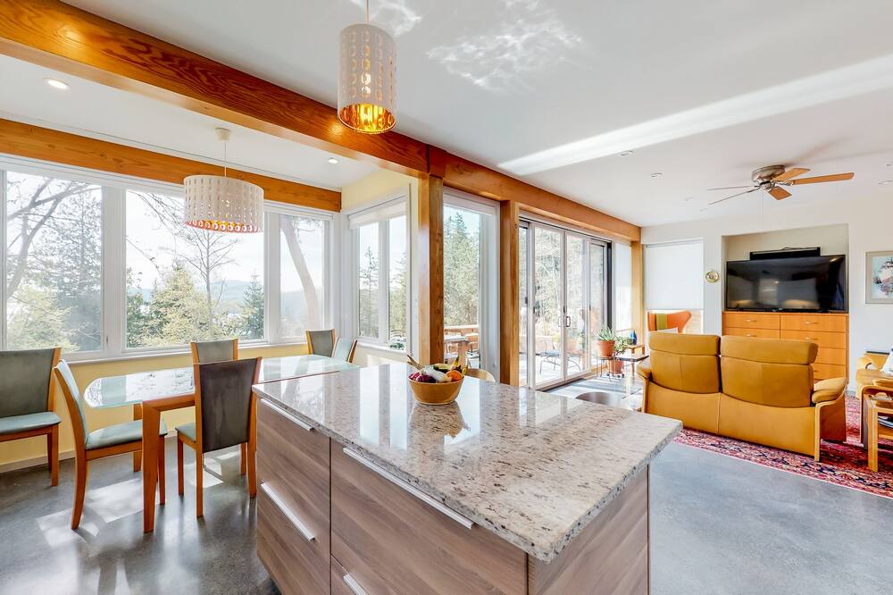 Photo of Others in Eastsound