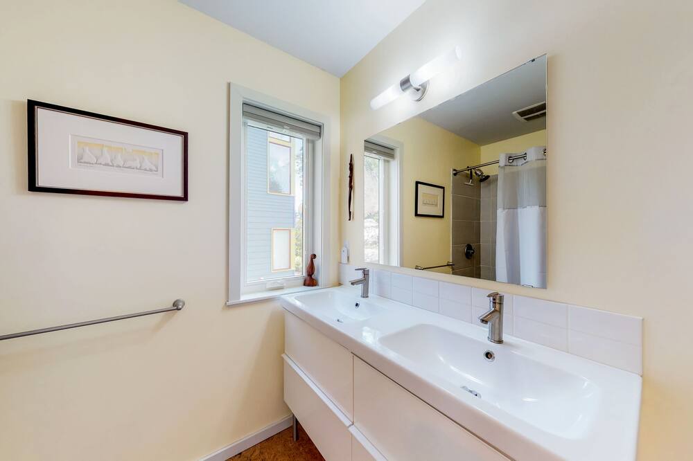 Photo of Others in Eastsound