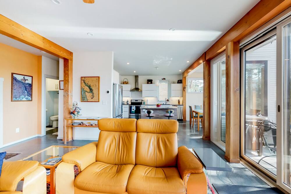 Photo of Others in Eastsound