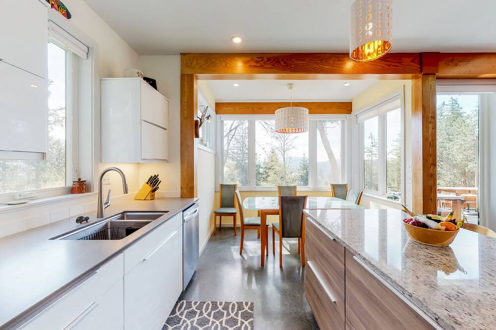 Photo of Others in Eastsound