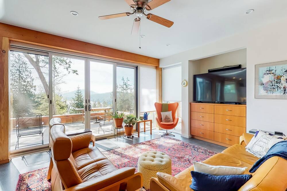 Photo of Others in Eastsound