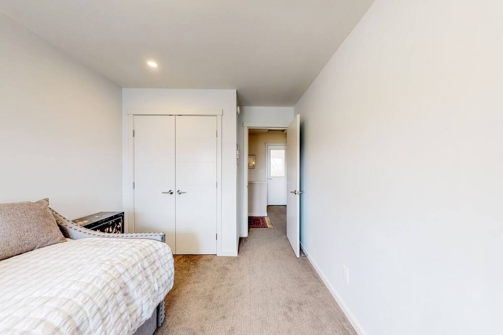 Photo of Others in Eastsound