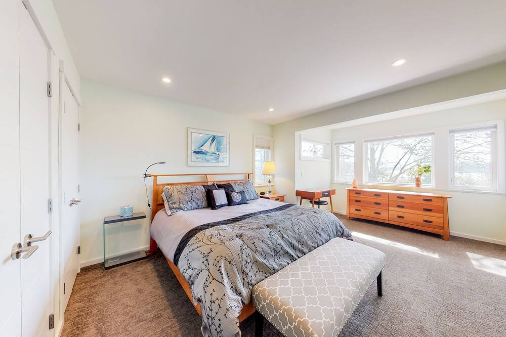 Photo of Others in Eastsound