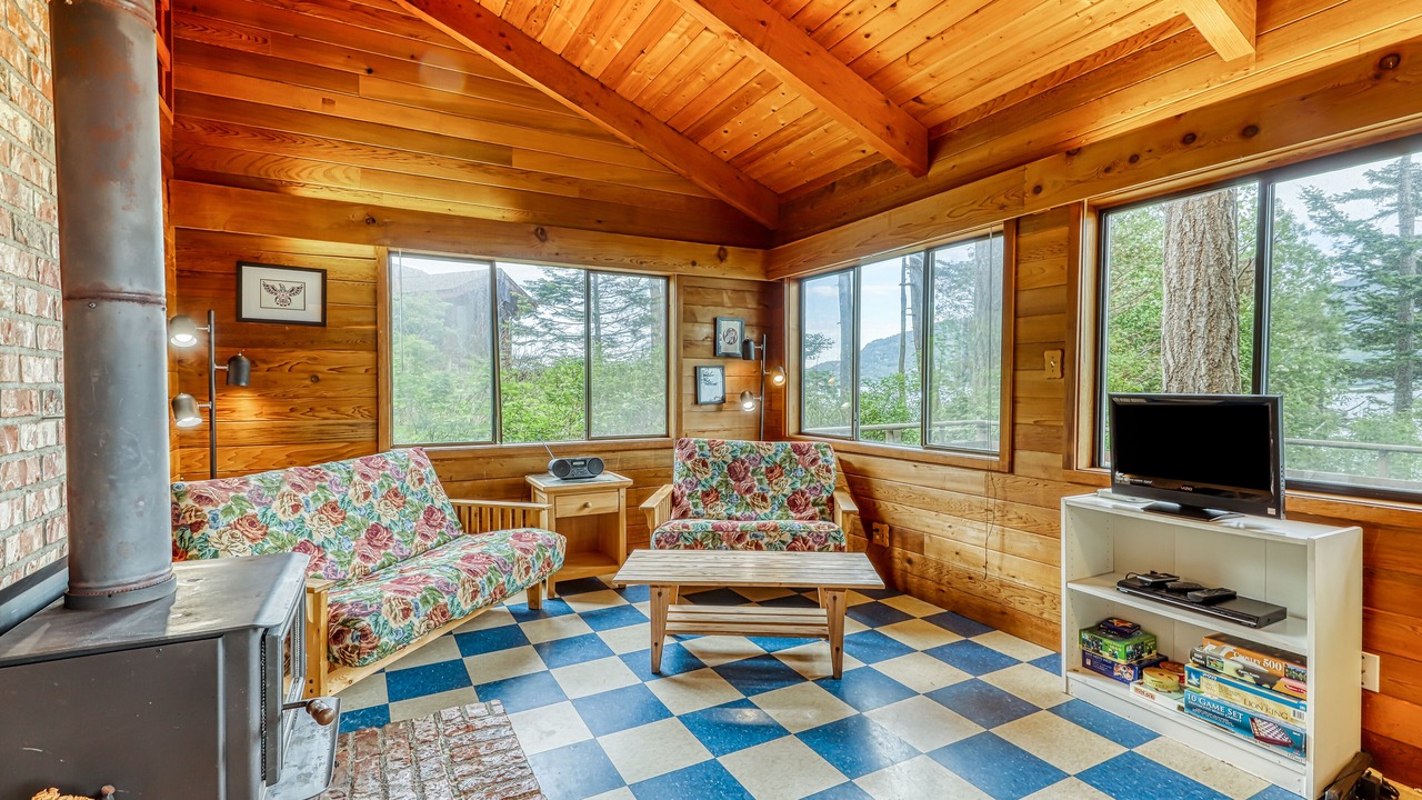 Photo of Livingroom in Eastsound