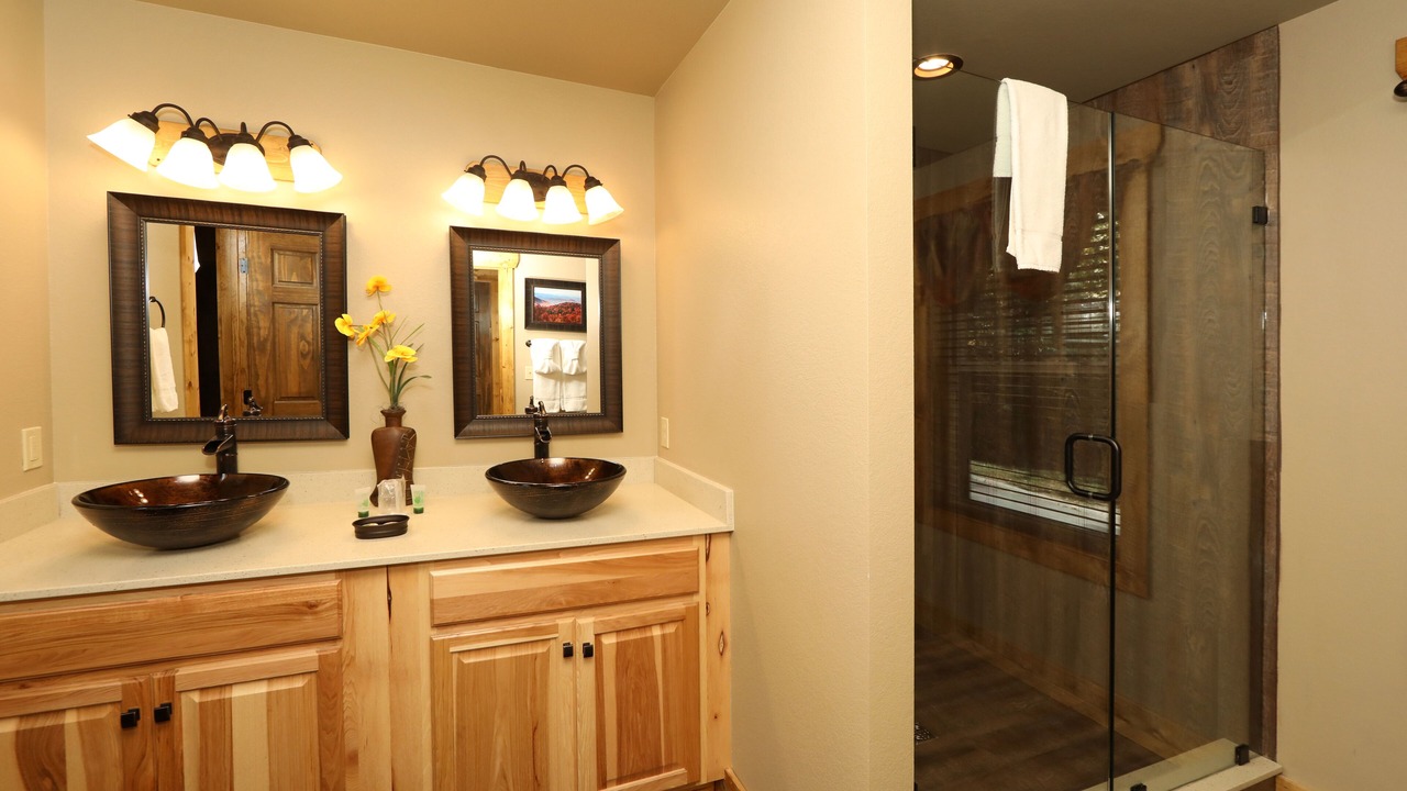 Photo of Bathroom in Gatlinburg - Pigeon Forge