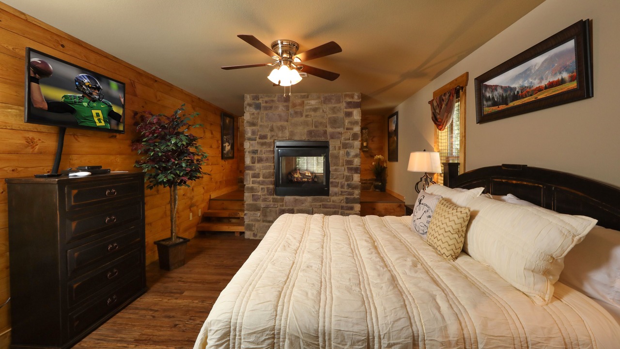 Photo of Bedroom in Gatlinburg - Pigeon Forge