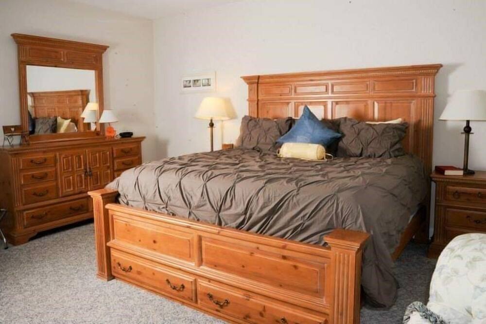 Photo of Bedroom in Solomons Island