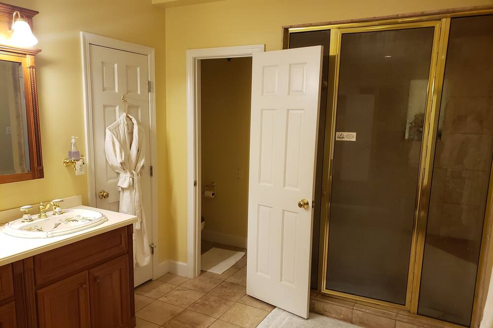 Photo of Bedroom in Solomons Island